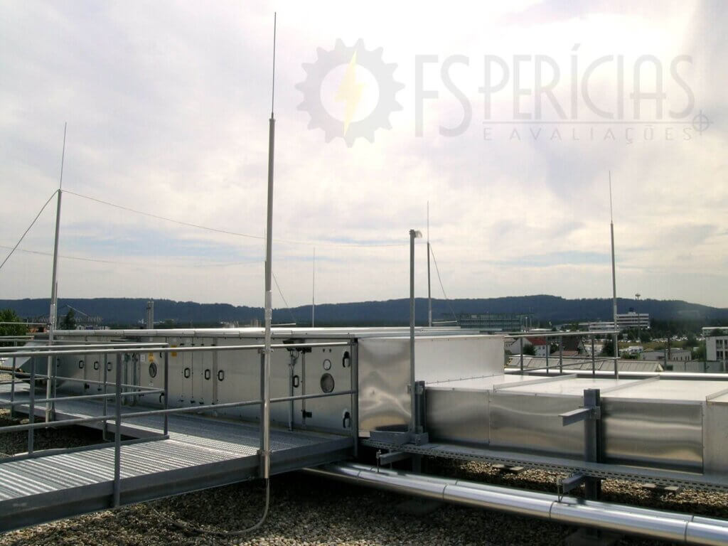 Proteja Seu Patrimônio e Vidas: Garanta a Segurança e Conformidade com o Laudo SPDA da FS Perícias